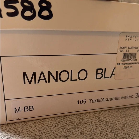 Manolo Blahnik BB 105 Pumps - Picture 5 of 13